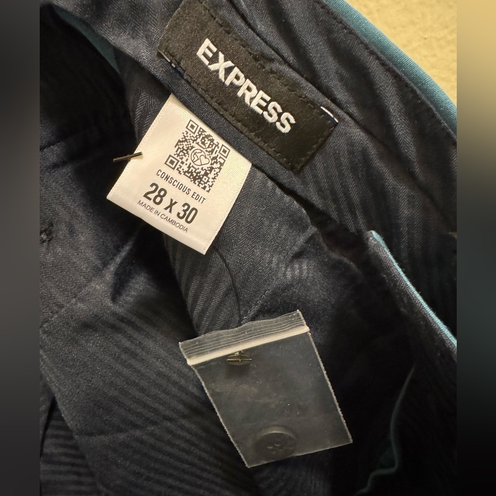 Express Suit - Picture 8 of 8